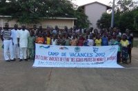 Photo de famille des participants au camp de vacances