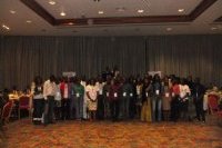 Photo de famille des jeunes parlementaires présents au Forum