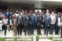 Photo de famille des participants à la revue