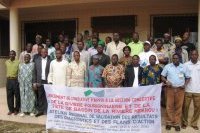 Photo de famille des participants à l'atelier