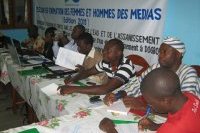Vue partielle 1 des journalistes en salle