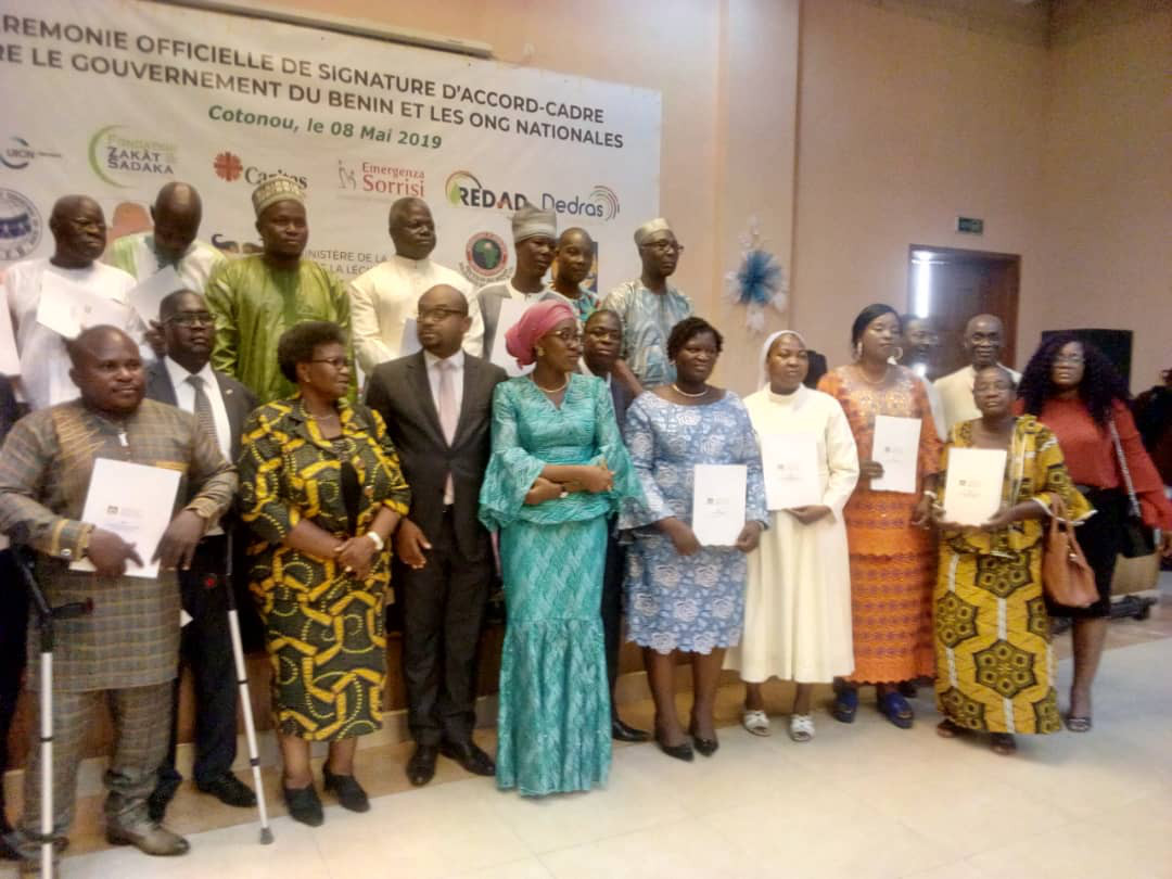 Photo de famille des récipiendaires avec le DAC et la DRIPDS