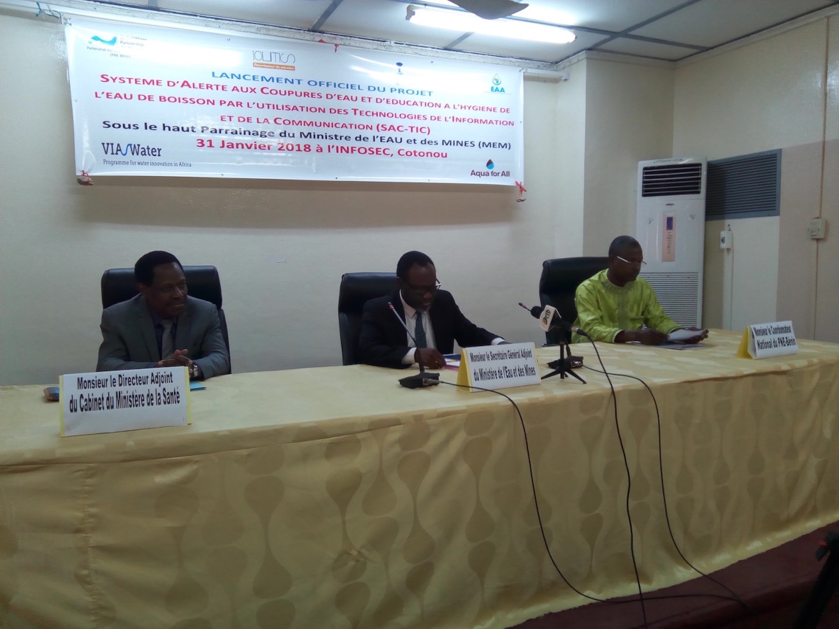 Officiels au lancement